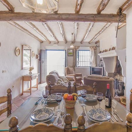 Cozy Home In Zahara De La Sierra With Kitchen Екстериор снимка