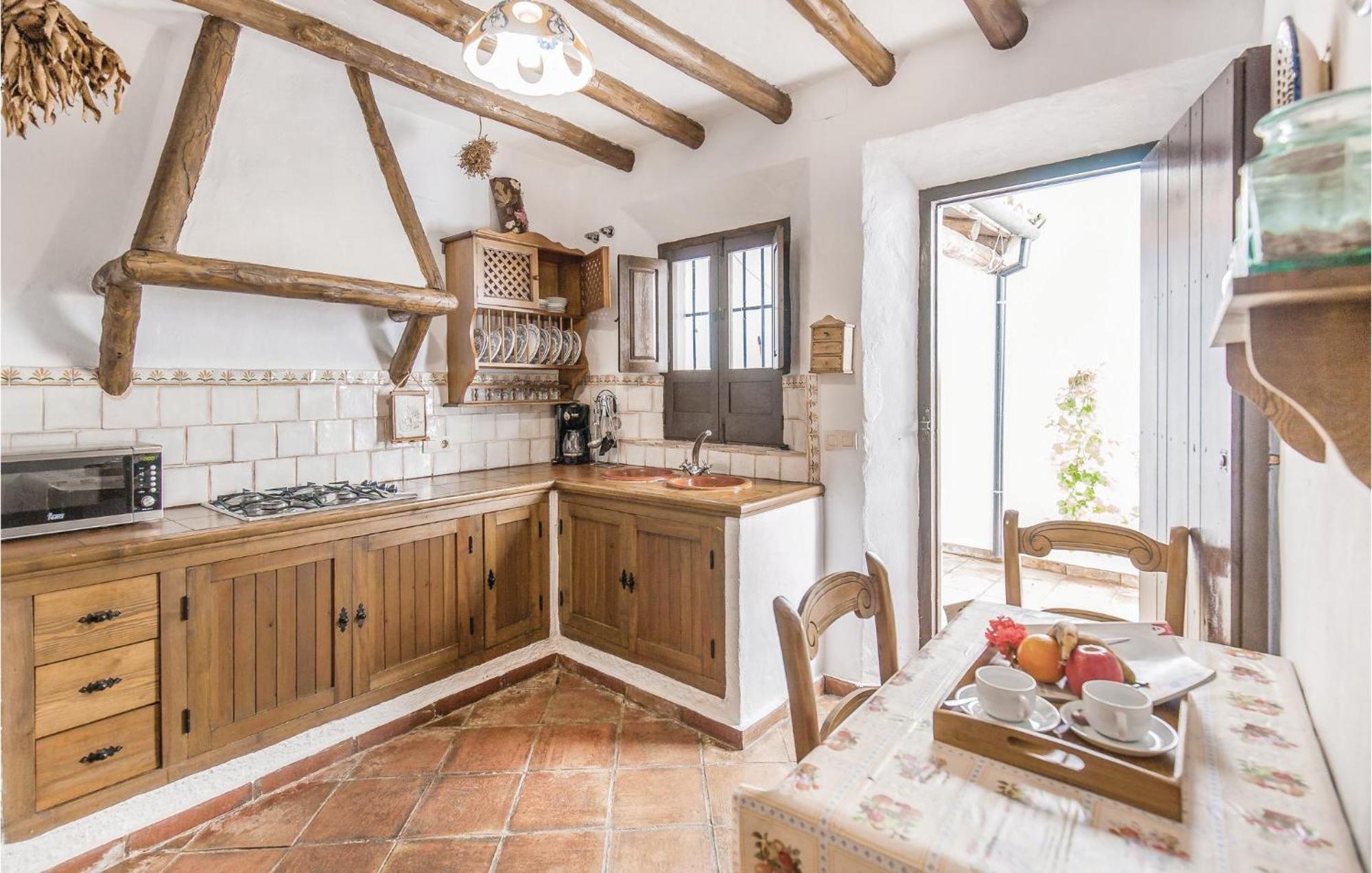 Cozy Home In Zahara De La Sierra With Kitchen Екстериор снимка