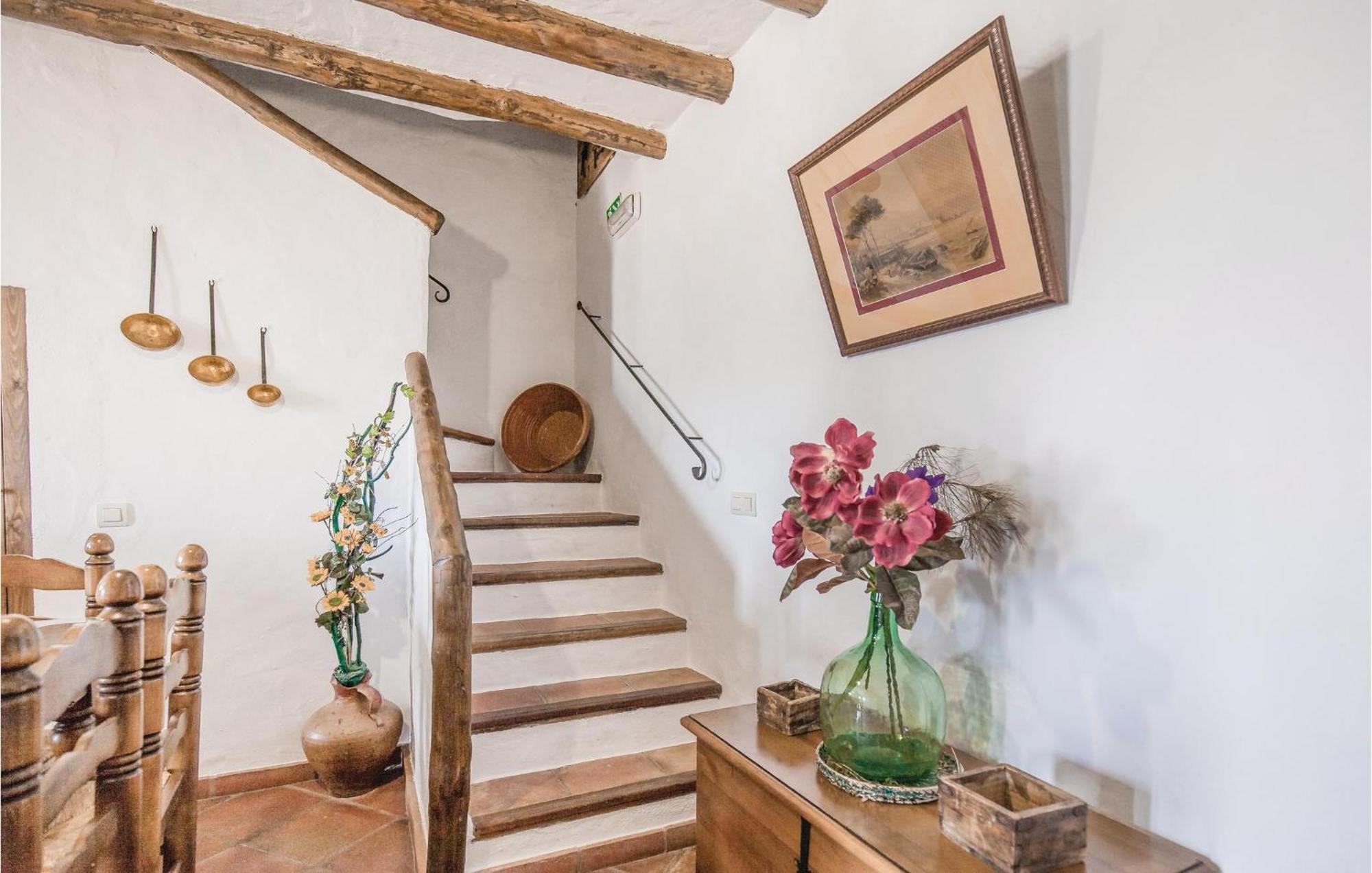 Cozy Home In Zahara De La Sierra With Kitchen Екстериор снимка